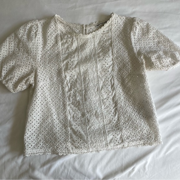 Abercrombie & Fitch Eyelet Embroidered Button Up Back Puff Sleeve Blouse - Picture 4 of 12